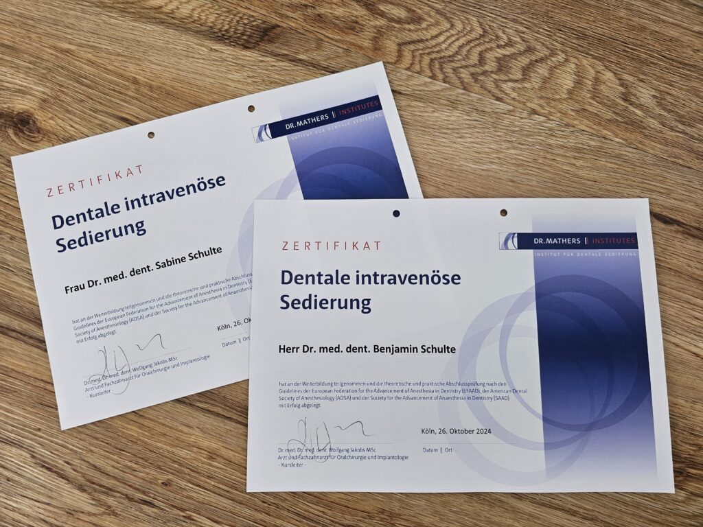 Zertifikate für dentale intravenöse Sedierung für Dr. Sabine Schulte und Dr. Benjamin Schulte Zwei Zertifikate für