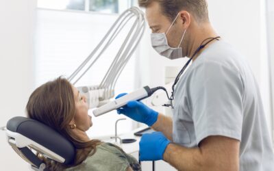 Invisalign Aligner: Unsichtbare Zahnkorrektur für Erwachsene in Odenthal